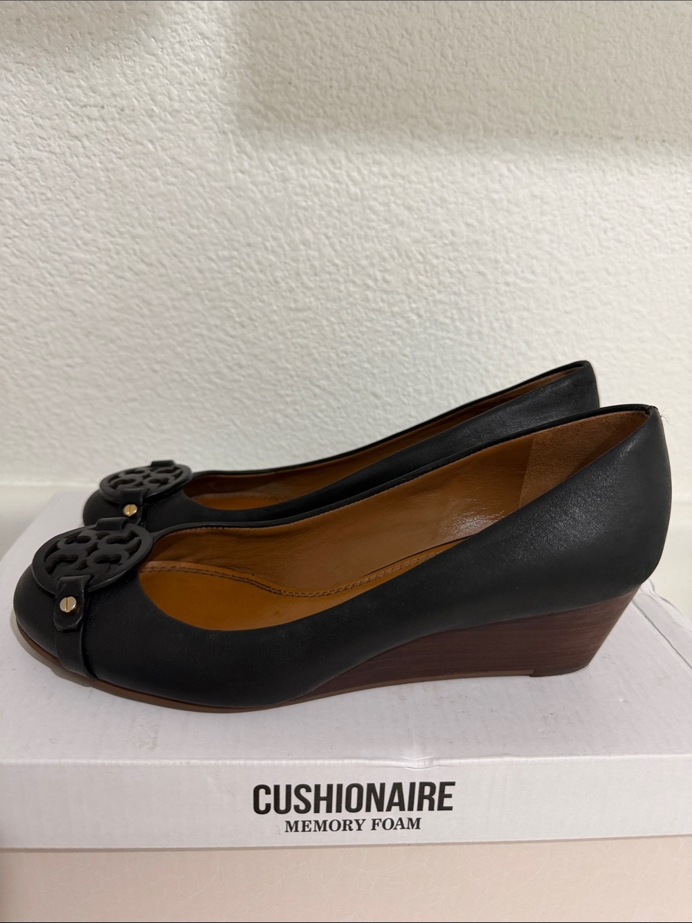 Tory Burch Mini Miller Black Leather Logo Wedge Pumps Size 7M EUC